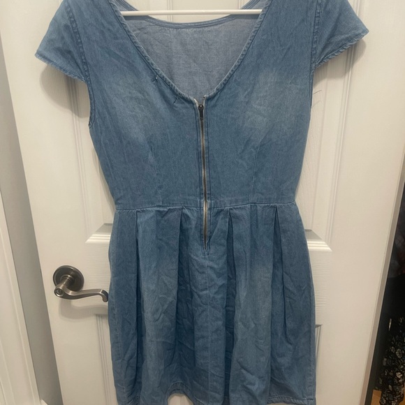 Taylor & Sage Blue Dress with White Lace Back - Picture 11 of 15